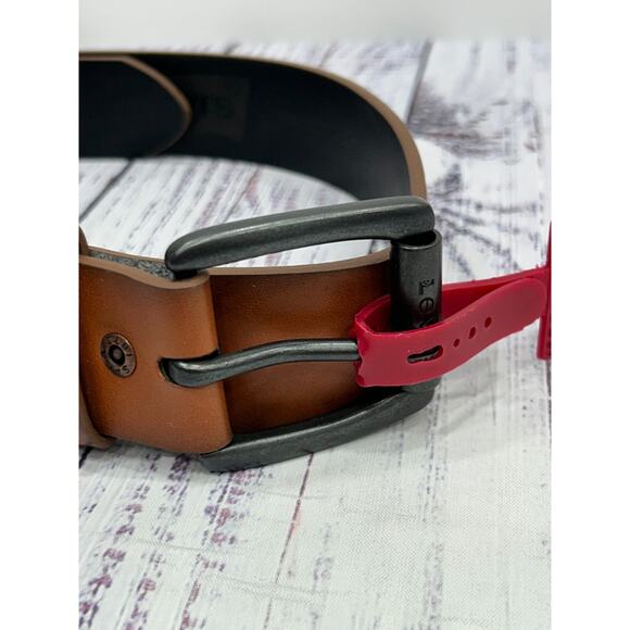 NWT Levi's Mens Tan & Black Metal Buckle Synthetic Leather Dress Belt Size 38-40 - Picture 3 of 7